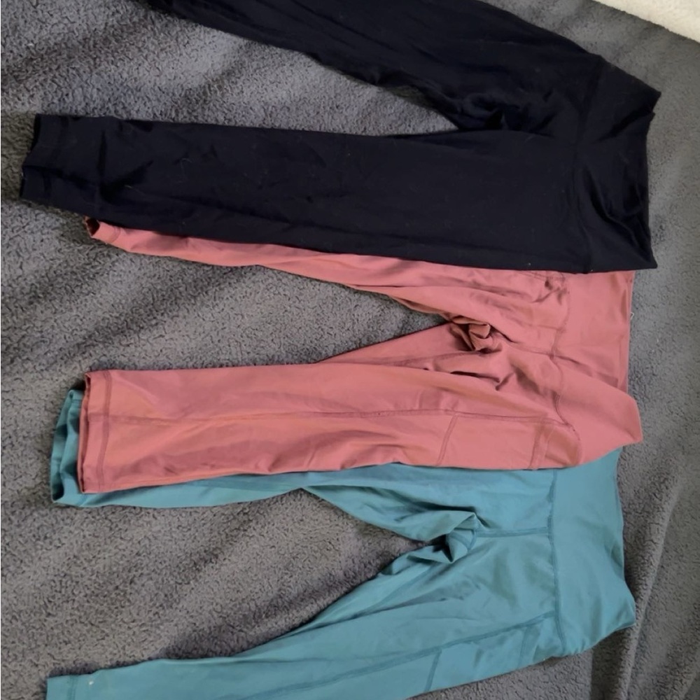 3 pairs of leggings all 4 dollars each